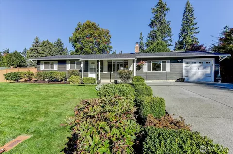 525 218th St SW, Bothell, WA 98021