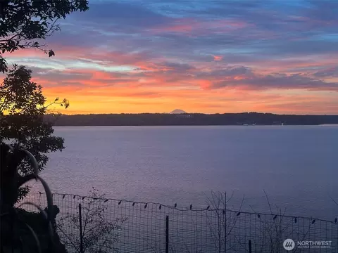 24 J View Pl, Everett, WA 98206