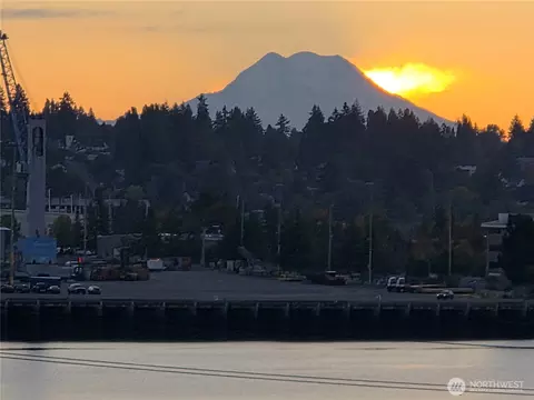 920 Brawne Ave NW, Olympia, WA 98502