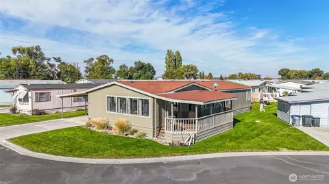2240 W Broadway Ave #225, Moses Lake, WA 98837