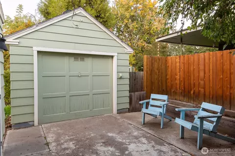 Exterior - 319 E Chestnut St, Walla Walla, WA 99362 photo 3 of 8