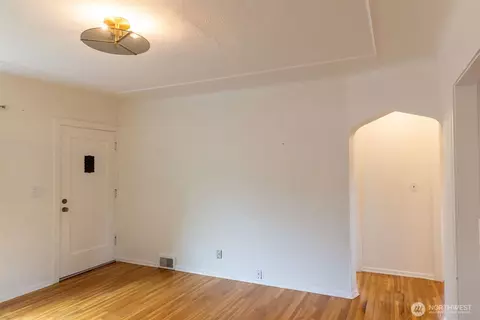 Living - 319 E Chestnut St, Walla Walla, WA 99362 photo 1 of 7