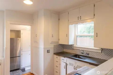 Kitchen - 319 E Chestnut St, Walla Walla, WA 99362 photo 1 of 4