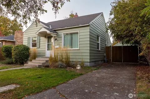 319 E Chestnut St, Walla Walla, WA 99362