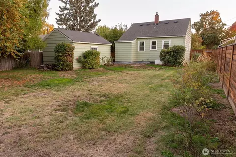 Exterior - 319 E Chestnut St, Walla Walla, WA 99362 photo 4 of 8