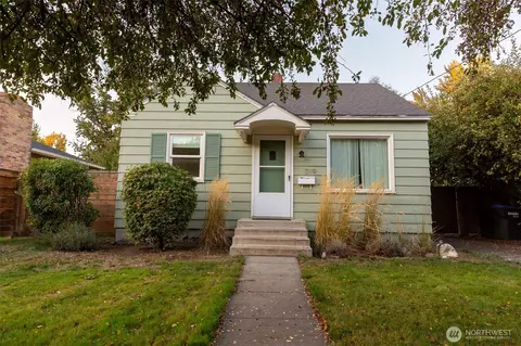 Exterior - 319 E Chestnut St, Walla Walla, WA 99362 photo 2 of 8