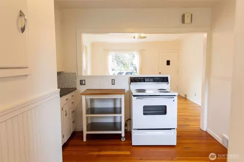 Kitchen - 319 E Chestnut St, Walla Walla, WA 99362 photo 2 of 4