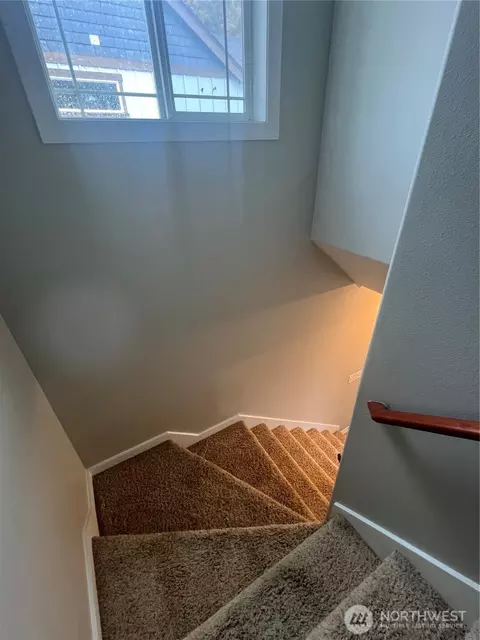 Entry Way - 1854 Hillcrest Ave, Enumclaw, WA 98022 photo 1 of 1