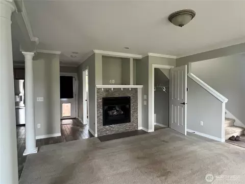 Living - 1854 Hillcrest Ave, Enumclaw, WA 98022 photo 2 of 2