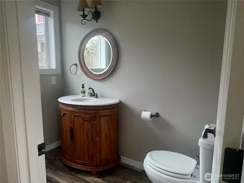 Bath - 1854 Hillcrest Ave, Enumclaw, WA 98022 photo 1 of 3