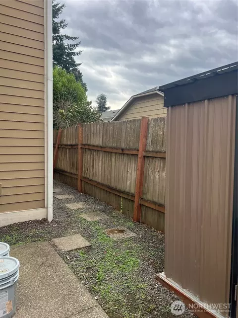 Exterior - 1854 Hillcrest Ave, Enumclaw, WA 98022 photo 3 of 3