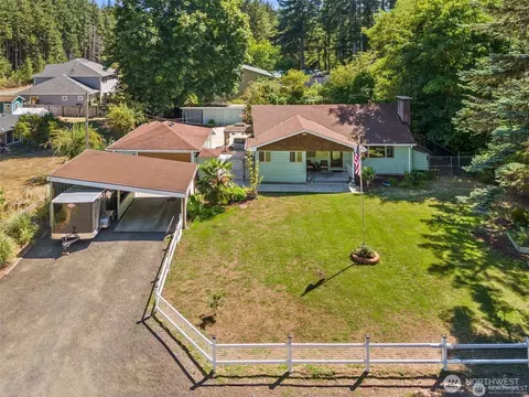 341 E Island Lake Dr, Shelton, WA 98584