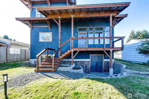 1816 W 5th St, Port Angeles, WA 98363