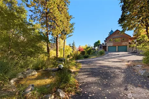 16495 S Lakeshore Rd, Chelan, WA 98816