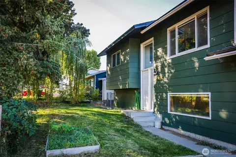 227 E Franklin, Chelan, WA 98816