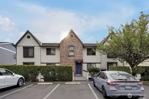 3410 161st Ct SE #31, Bellevue, WA 98008