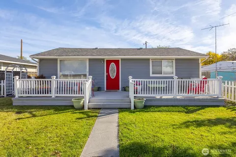 1116 Cottage St SE, Ephrata, WA 98823
