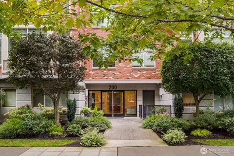 200 W Comstock St #303, Seattle, WA 98119
