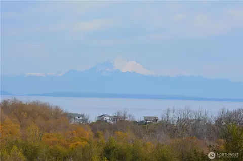 999 Moonlight Dr, Sequim, WA 98382