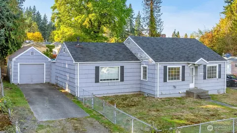 6926 E Cady Rd, Everett, WA 98203