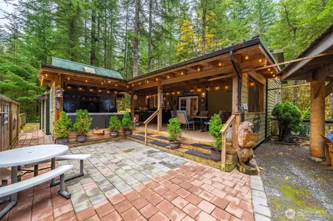 1015 Maple Ln, Sumas, WA 98295