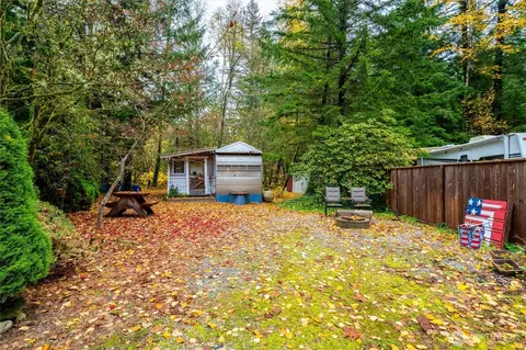 1017 Maple Ln, Sumas, WA 98295