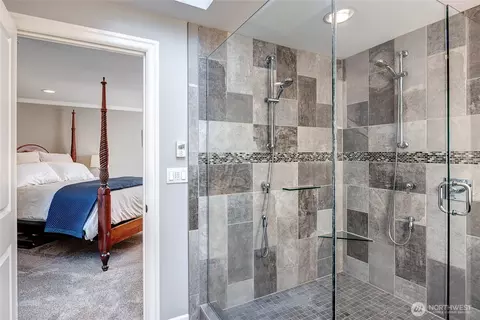 Bath - 3403 97th Pl SE, Everett, WA 98208 photo 1 of 3