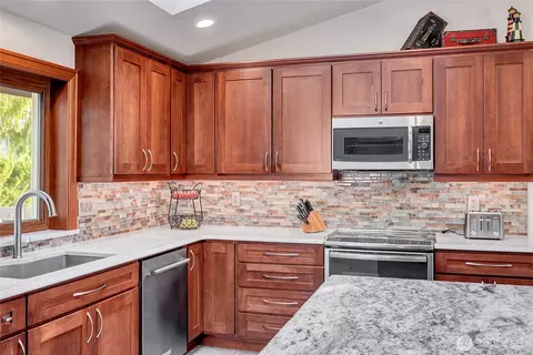 Kitchen - 3403 97th Pl SE, Everett, WA 98208 photo 2 of 5