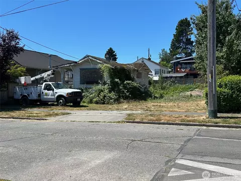 4213 42nd Ave S, Seattle, WA 98118