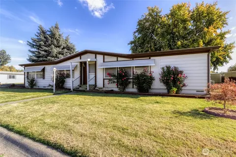 826 SE Scenic View Dr, College Place, WA 99324