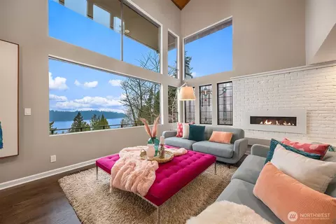 5340 W Mercer Way, Mercer Island, WA 98040