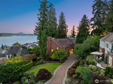 10939 84th Pl NE, Kirkland, WA 98034