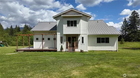19011 Wildrose Ln, Burlington, WA 98233
