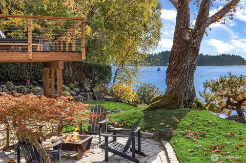 4205 Pleasant Beach Dr NE, Bainbridge Island, WA 98110