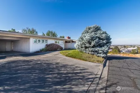 803 E Lark Ave, Moses Lake, WA 98837