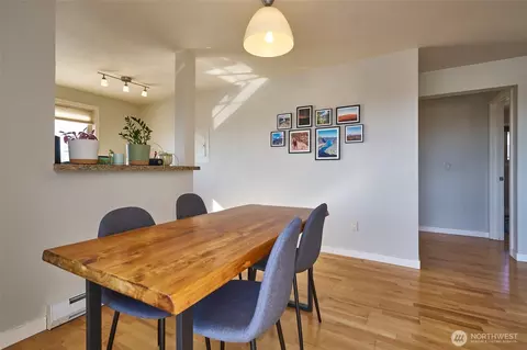 Dining - 812 N 42nd St #301, Seattle, WA 98103 photo 3 of 4
