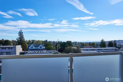 View/Area - 812 N 42nd St #301, Seattle, WA 98103 photo 2 of 3