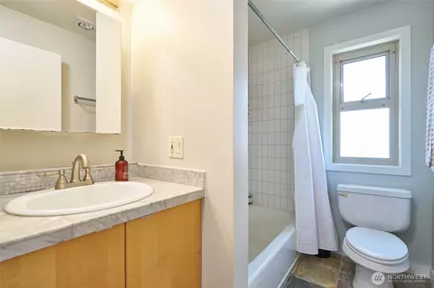 Bath - 812 N 42nd St #301, Seattle, WA 98103 photo 2 of 2