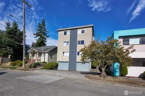 Exterior - 812 N 42nd St #301, Seattle, WA 98103 photo 3 of 3