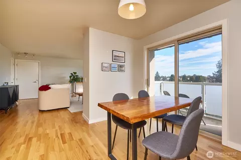 Dining - 812 N 42nd St #301, Seattle, WA 98103 photo 2 of 4
