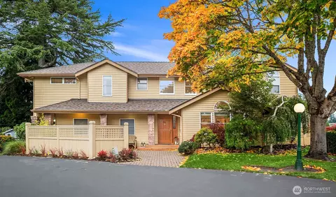 637 Elm Pl, Edmonds, WA 98020