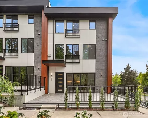 262 118th Ave SE, Bellevue, WA 98005