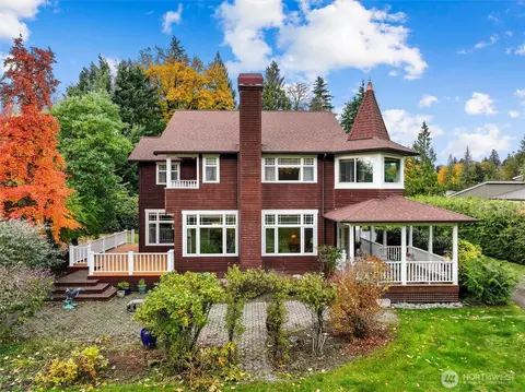 10201 420th Ave SE, North Bend, WA 98045