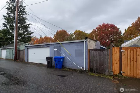 Exterior - 1628 Mcdougall Ave, Everett, WA 98201 photo 9 of 9