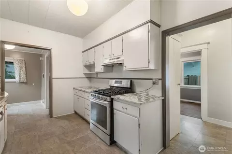 Kitchen - 1628 Mcdougall Ave, Everett, WA 98201 photo 1 of 5