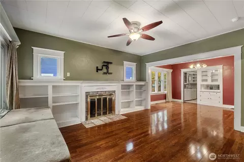Living - 1628 Mcdougall Ave, Everett, WA 98201 photo 1 of 4