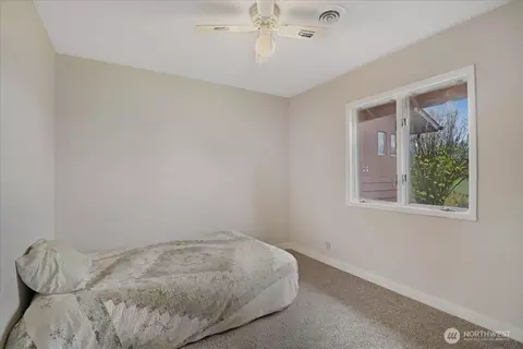 Bedroom - 283 Sargent Rd, Winlock, WA 98596 photo 2 of 5