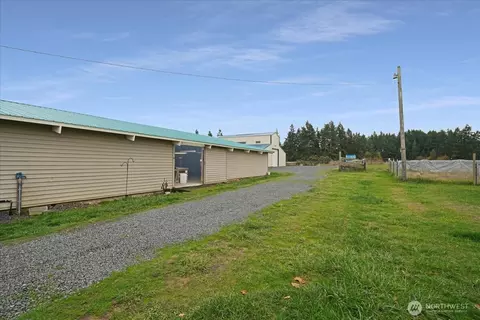 Exterior - 283 Sargent Rd, Winlock, WA 98596 photo 4 of 6
