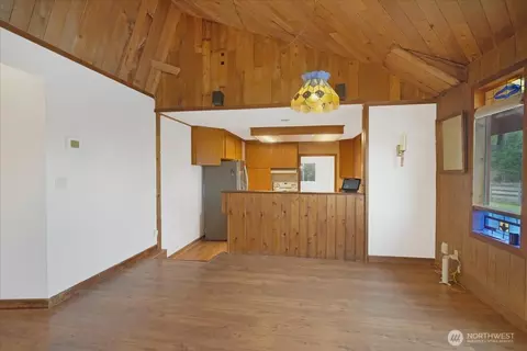 Living - 283 Sargent Rd, Winlock, WA 98596 photo 3 of 5