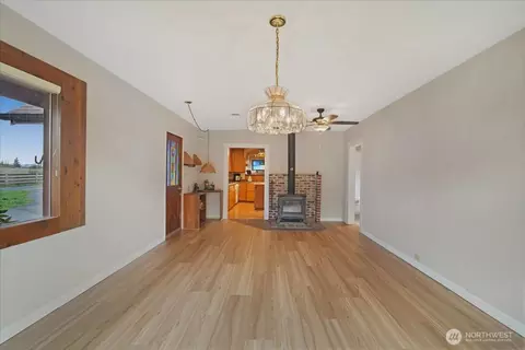 Living - 283 Sargent Rd, Winlock, WA 98596 photo 2 of 5